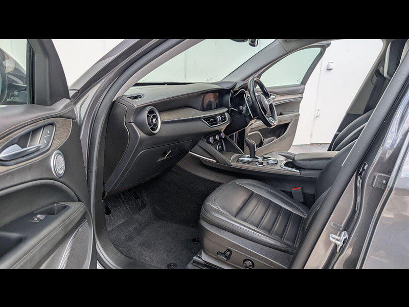 Alfa Romeo Stelvio 2.2 TD Lusso Ti Auto Q4 AWD Euro 6 (s/s) 5dr