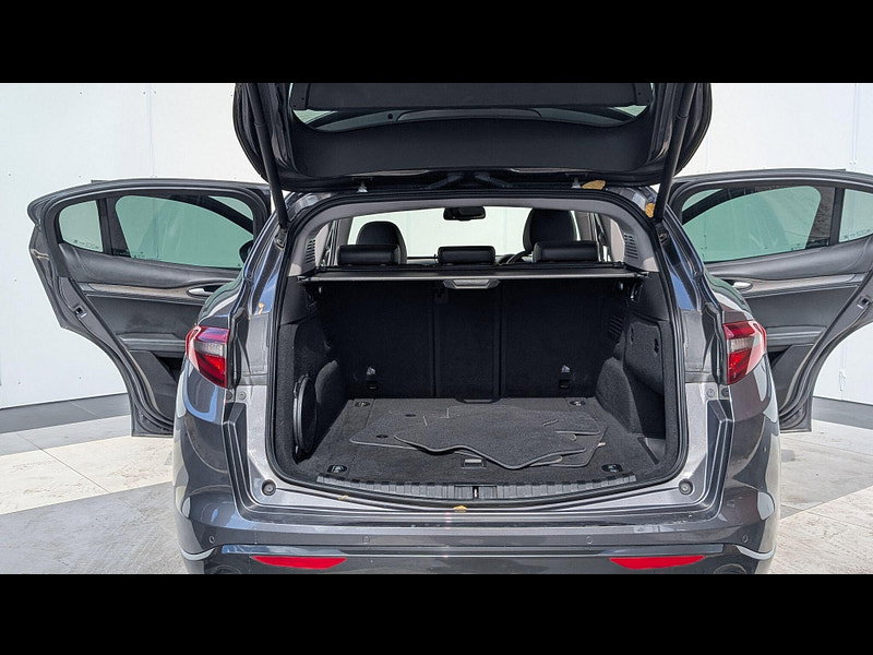 Alfa Romeo Stelvio 2.2 TD Lusso Ti Auto Q4 AWD Euro 6 (s/s) 5dr