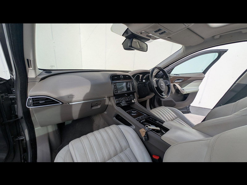 Jaguar F-PACE 2.0 D180 Portfolio Auto AWD Euro 6 (s/s) 5dr