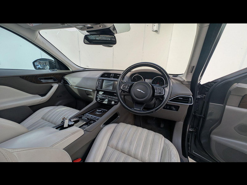Jaguar F-PACE 2.0 D180 Portfolio Auto AWD Euro 6 (s/s) 5dr