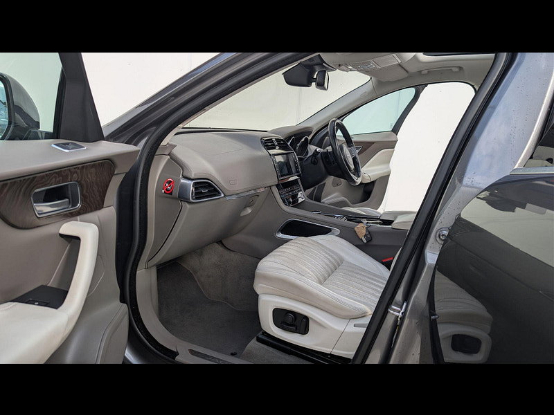Jaguar F-PACE 2.0 D180 Portfolio Auto AWD Euro 6 (s/s) 5dr