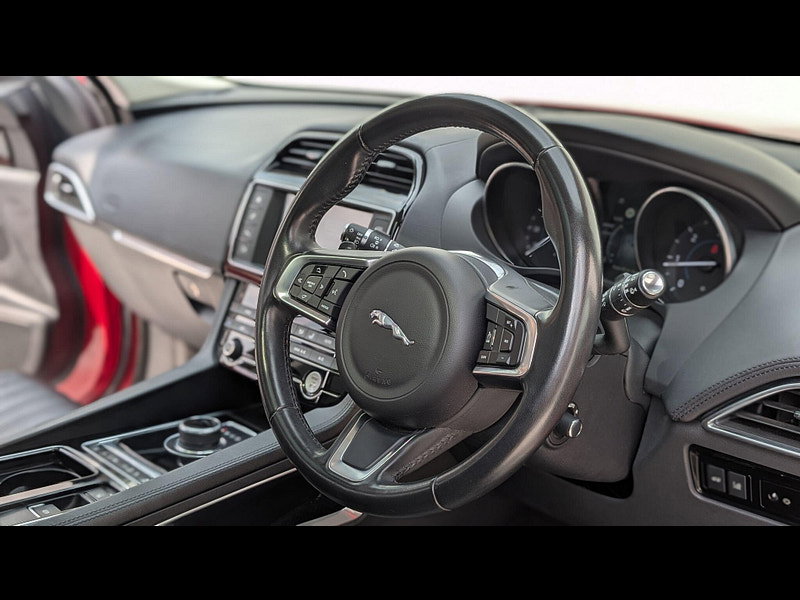 Jaguar F-PACE 2.0 D240 Portfolio Auto AWD Euro 6 (s/s) 5dr