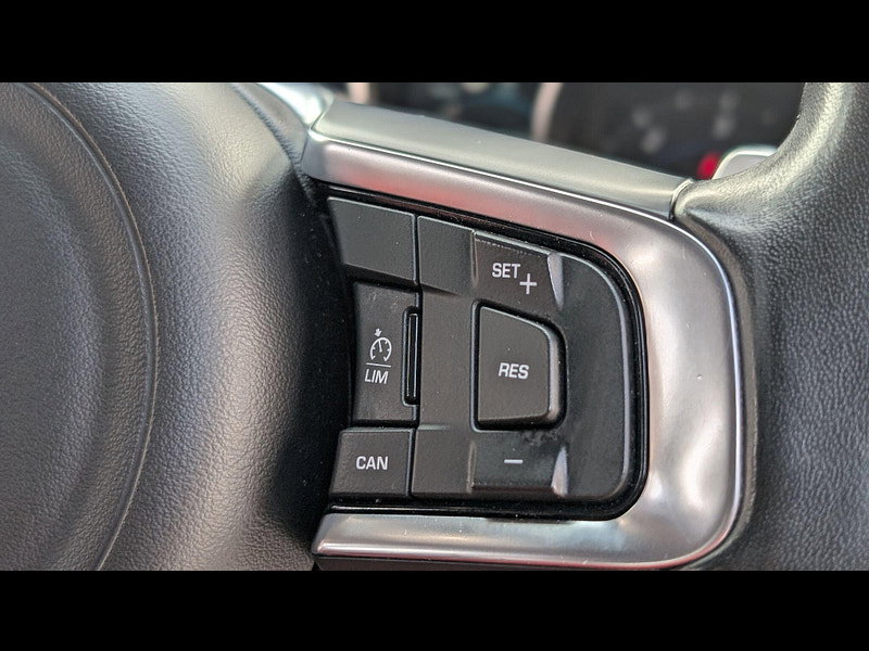 Jaguar XE 2.0d Landmark Auto Euro 6 (s/s) 4dr