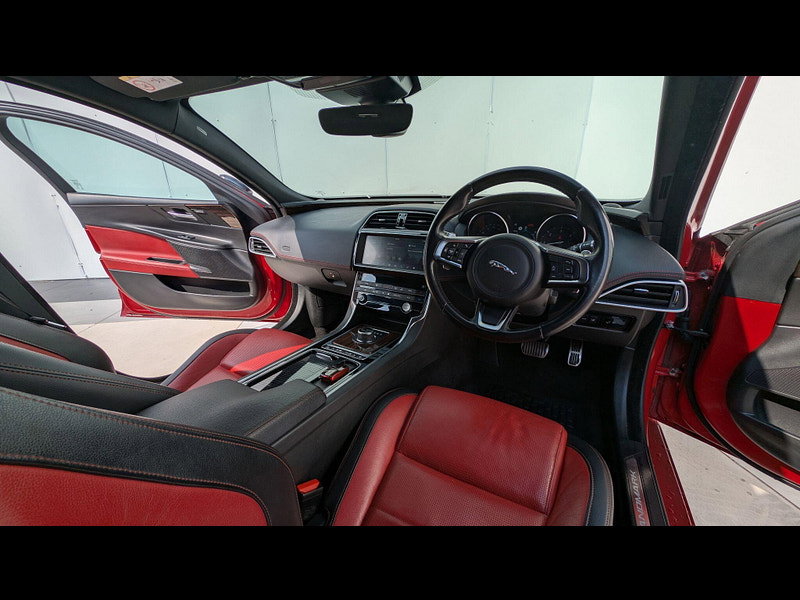 Jaguar XE 2.0d Landmark Auto Euro 6 (s/s) 4dr