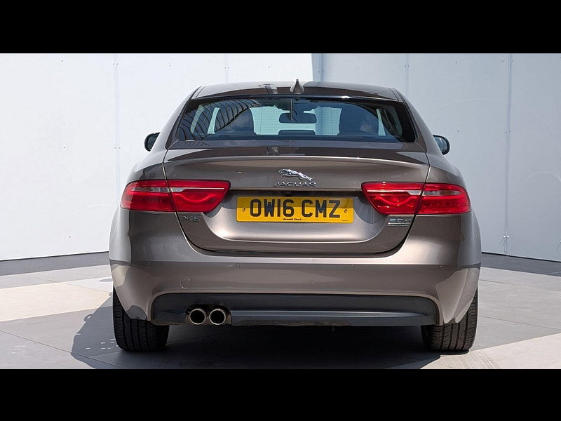 Jaguar XE 2.0d Portfolio Auto AWD Euro 6 (s/s) 4dr