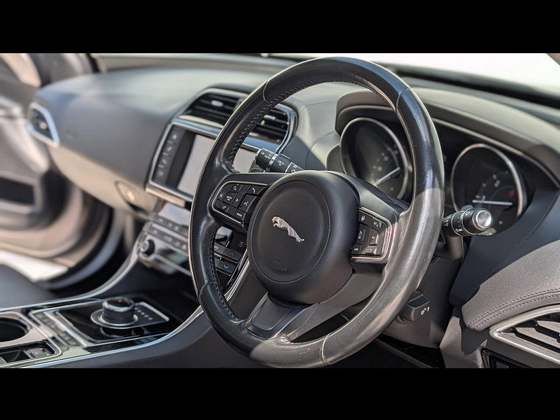Jaguar XE 2.0d Portfolio Auto AWD Euro 6 (s/s) 4dr