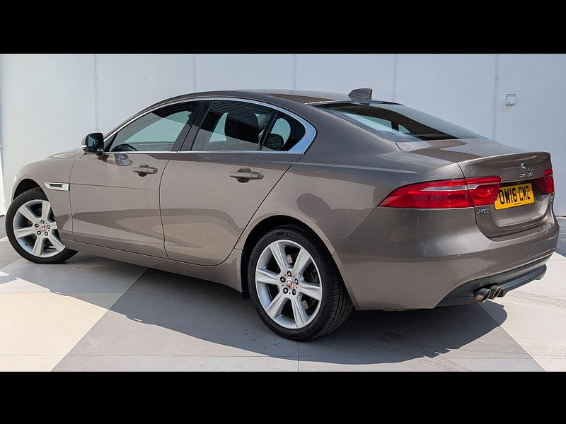 Jaguar XE 2.0d Portfolio Auto AWD Euro 6 (s/s) 4dr