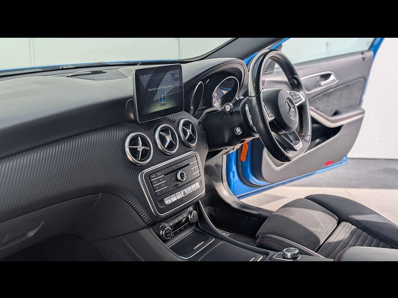 Mercedes-Benz A Class 2.1 A200d AMG Line (Premium) 7G-DCT Euro 6 (s/s) 5dr