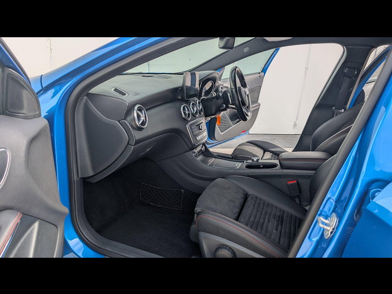 Mercedes-Benz A Class 2.1 A200d AMG Line (Premium) 7G-DCT Euro 6 (s/s) 5dr