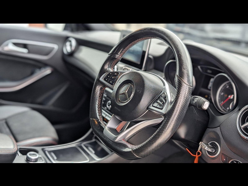 Mercedes-Benz CLA 2.1 CLA220d AMG Line Coupe 7G-DCT 4MATIC Euro 6 (s/s) 4dr