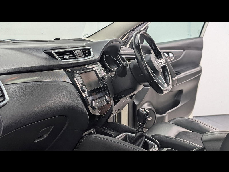 Nissan Qashqai 1.3 DIG-T Tekna Euro 6 (s/s) 5dr