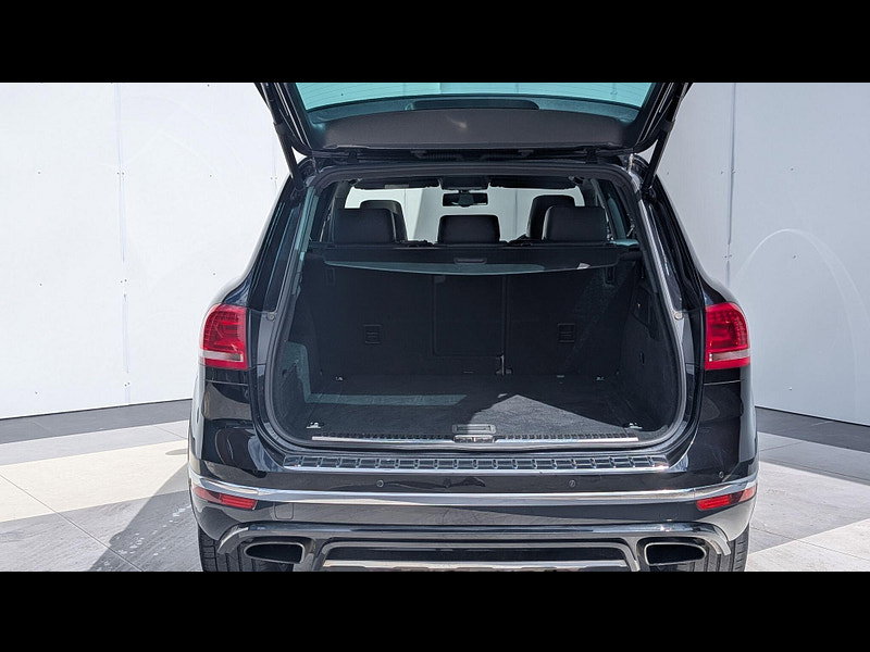 Volkswagen Touareg 3.0 TDI V6 BlueMotion Tech R-Line Tiptronic 4WD Euro 6 (s/s) 5dr