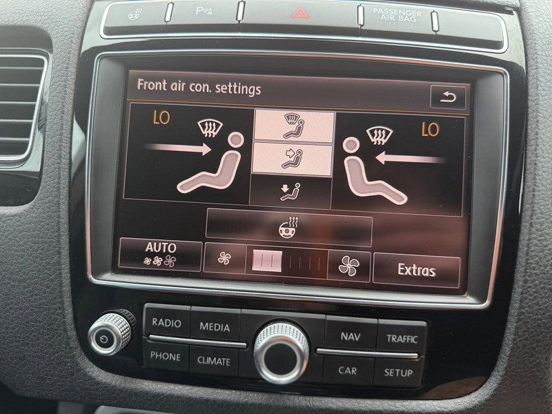 Volkswagen Touareg 3.0 TDI V6 BlueMotion Tech R-Line Tiptronic 4WD Euro 6 (s/s) 5dr
