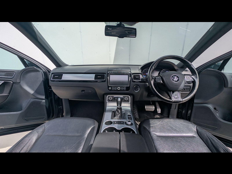 Volkswagen Touareg 3.0 TDI V6 BlueMotion Tech R-Line Tiptronic 4WD Euro 6 (s/s) 5dr