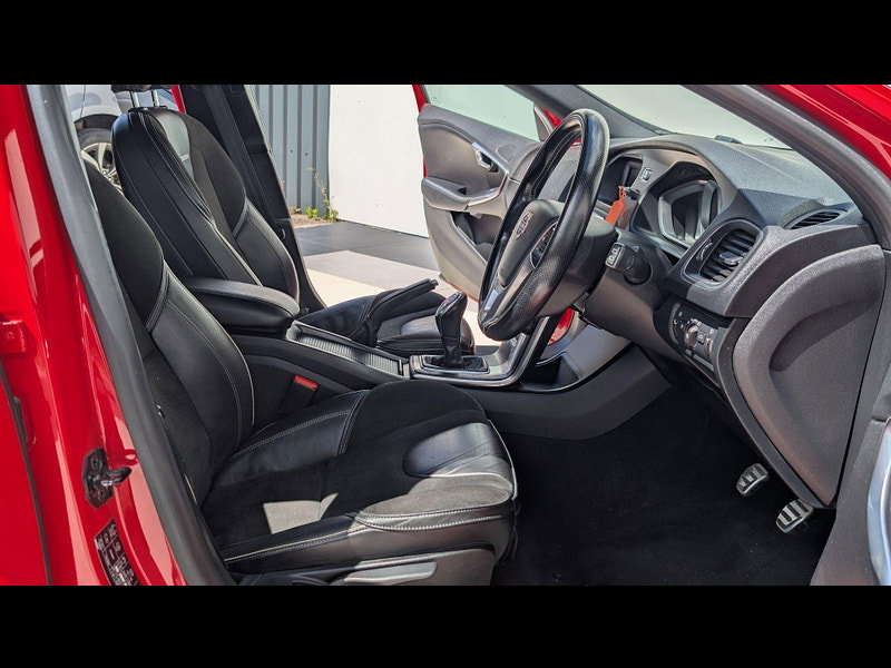 Volvo V40 1.6 D2 R-Design Euro 5 (s/s) 5dr