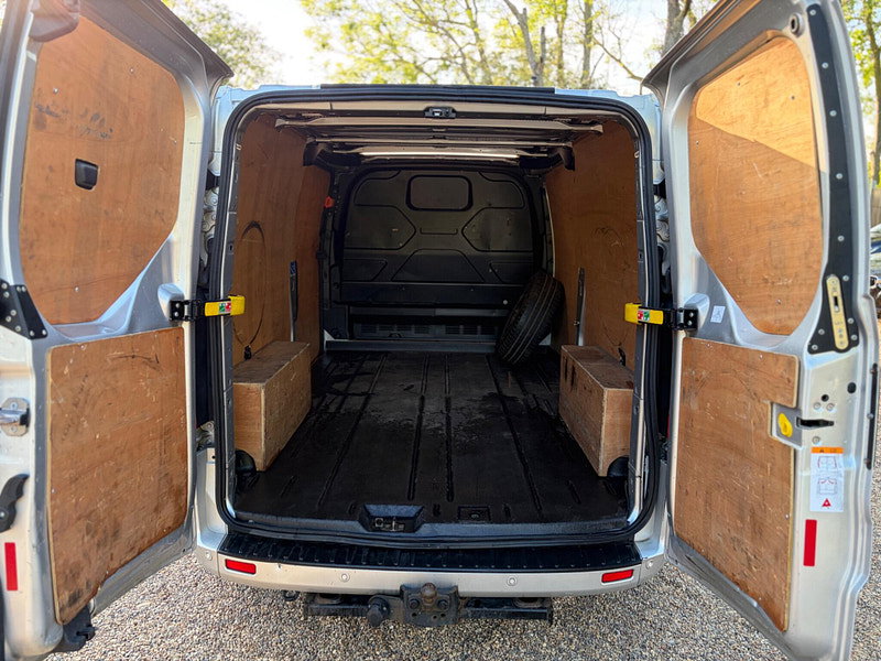 Ford Transit Custom 2.0 340 EcoBlue Limited L2 H1 Euro 6 (s/s) 5dr 5dr Manual 2026