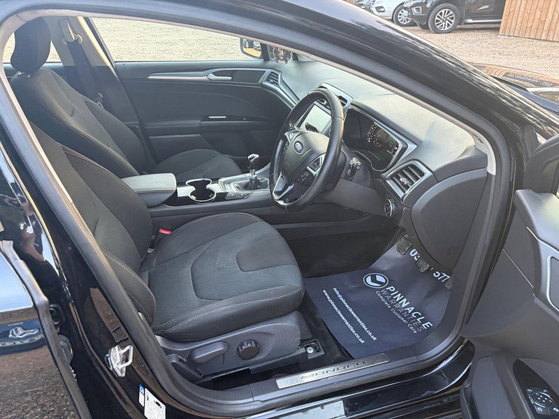 Ford Mondeo 2.0 TDCi Titanium Euro 6 (s/s) 5dr 5dr Manual 2026