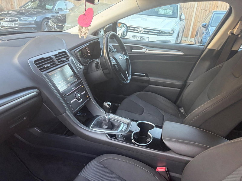 Ford Mondeo 2.0 TDCi Titanium Euro 6 (s/s) 5dr 5dr Manual 2026