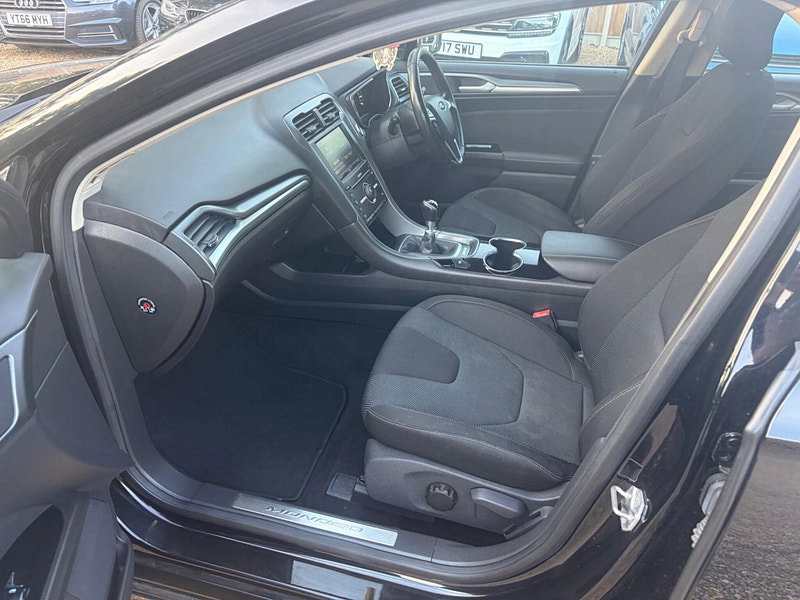 Ford Mondeo 2.0 TDCi Titanium Euro 6 (s/s) 5dr 5dr Manual 2026