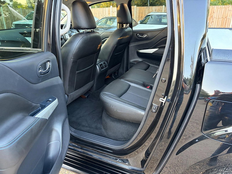 Nissan Navara 2.3 dCi N-Guard Auto 4WD Euro 6 4dr 4dr Automatic 2026
