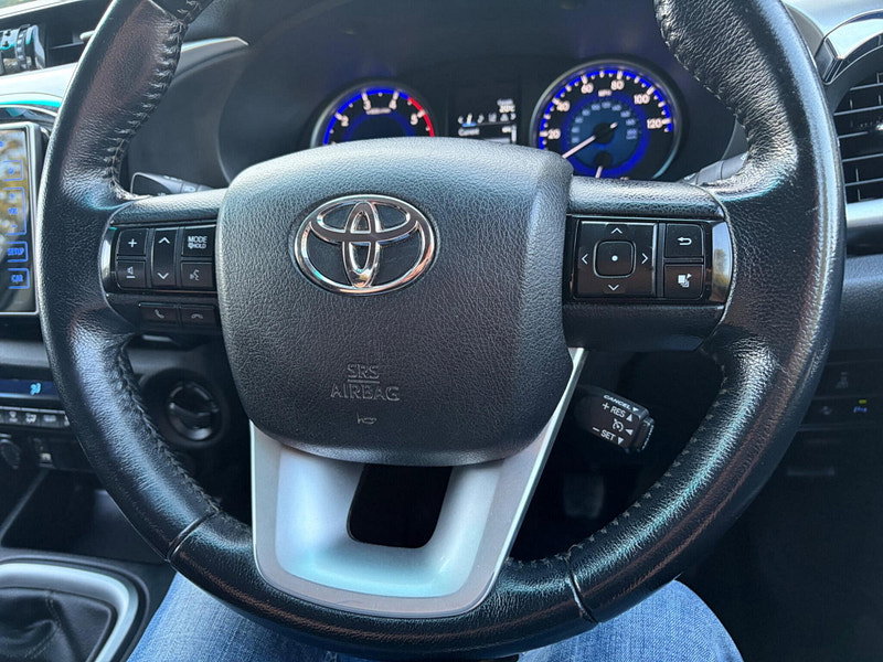 Toyota Hilux 2.4 D-4D Invincible 4WD Euro 6 4dr (TSS, 3.5t) 4dr Manual 2026