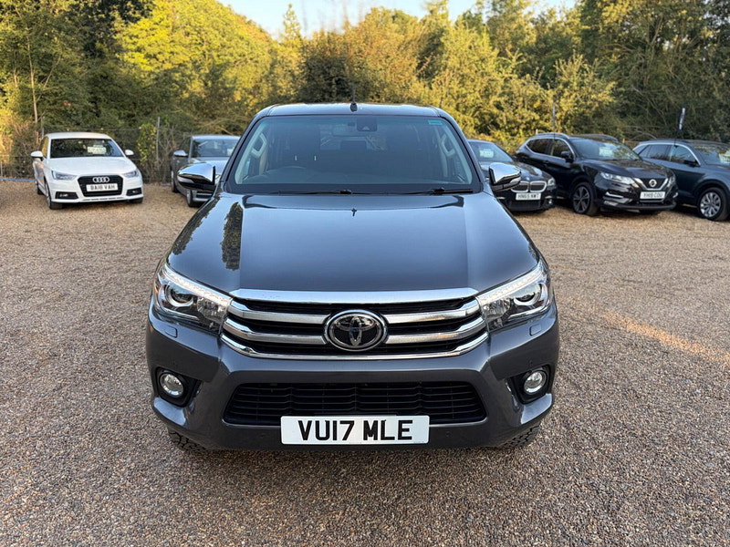 Toyota Hilux 2.4 D-4D Invincible 4WD Euro 6 4dr (TSS, 3.5t) 4dr Manual 2026