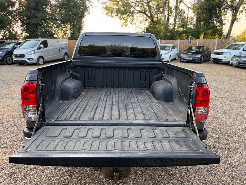Toyota Hilux 2.4 D-4D Invincible 4WD Euro 6 4dr (TSS, 3.5t) 4dr Manual 2026