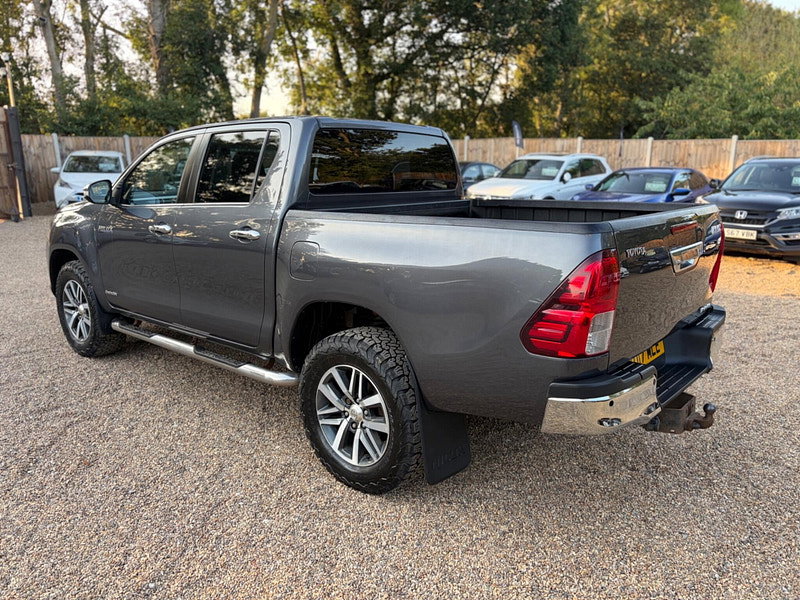 Toyota Hilux 2.4 D-4D Invincible 4WD Euro 6 4dr (TSS, 3.5t) 4dr Manual 2026