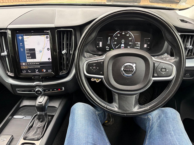 Volvo XC60 2.0 D4 Momentum Pro Auto AWD Euro 6 (s/s) 5dr 5dr Automatic 2026