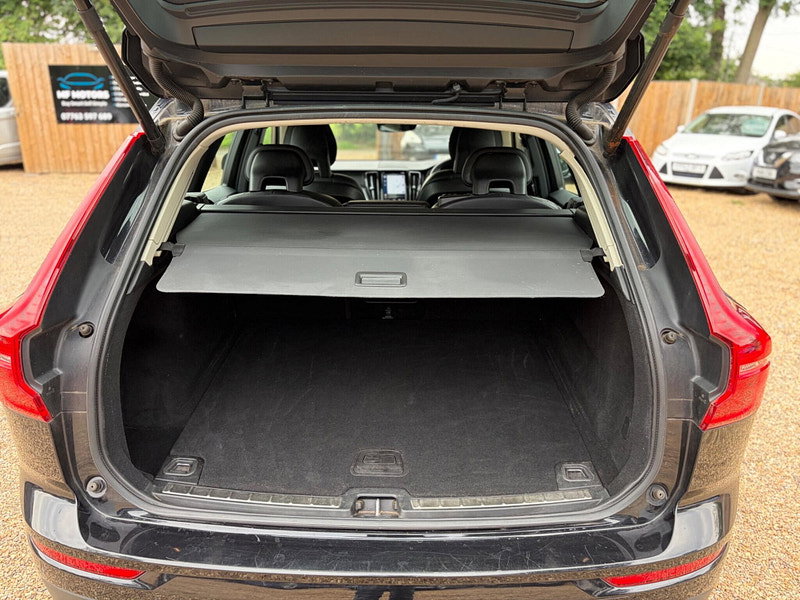 Volvo XC60 2.0 D4 Momentum Pro Auto AWD Euro 6 (s/s) 5dr 5dr Automatic 2026
