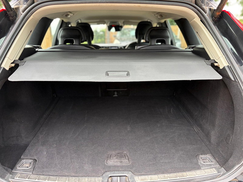 Volvo XC60 2.0 D4 Momentum Pro Auto AWD Euro 6 (s/s) 5dr 5dr Automatic 2026
