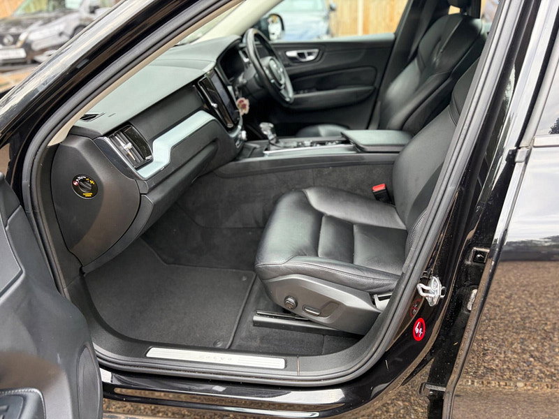 Volvo XC60 2.0 D4 Momentum Pro Auto AWD Euro 6 (s/s) 5dr 5dr Automatic 2026