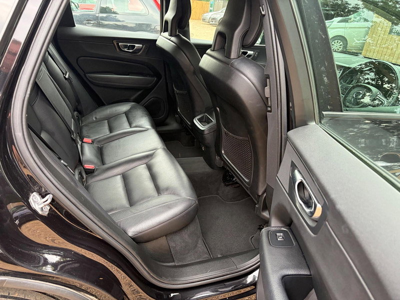 Volvo XC60 2.0 D4 Momentum Pro Auto AWD Euro 6 (s/s) 5dr 5dr Automatic 2026