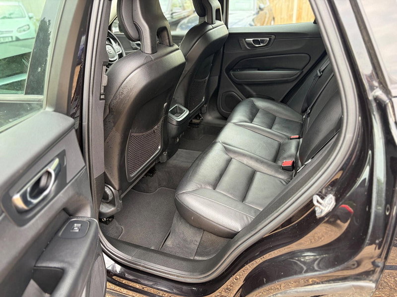 Volvo XC60 2.0 D4 Momentum Pro Auto AWD Euro 6 (s/s) 5dr 5dr Automatic 2026