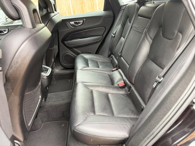 Volvo XC60 2.0 D4 Momentum Pro Auto AWD Euro 6 (s/s) 5dr 5dr Automatic 2026