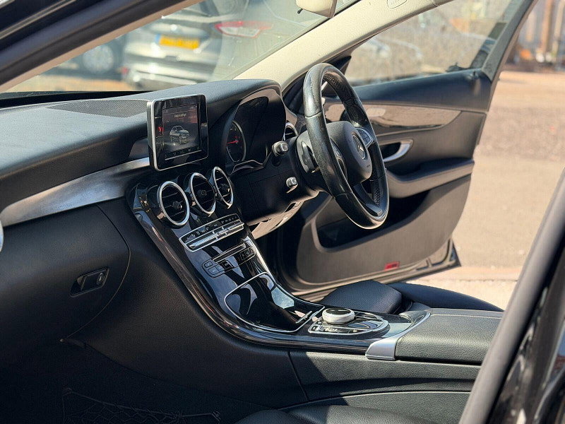 Mercedes-Benz C Class 2.1 C220d SE Executive Edition Saloon 4dr Diesel G-Tronic+ Euro 6 (s/s) (170 ps) 4dr Automatic 2026