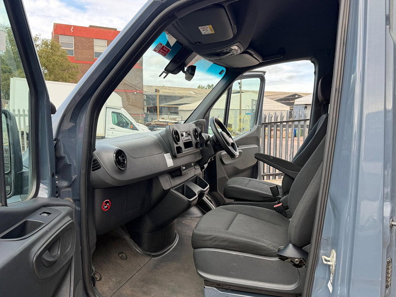 Mercedes-Benz eSprinter 55kWh Progressive Auto FWD L2 H2 5dr 20kW Charger 5dr Automatic 2026