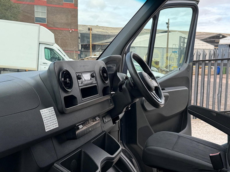 Mercedes-Benz eSprinter 55kWh Progressive Auto FWD L2 H2 5dr 20kW Charger 5dr Automatic 2026