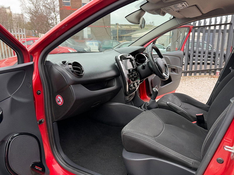 Renault Clio 1.2 16V Dynamique MediaNav Hatchback 5dr Petrol Manual Euro 5 (75 ps) 5dr Manual 2026