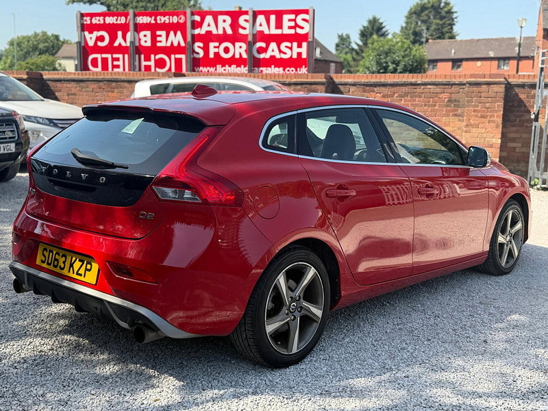 Volvo V40 1.6 D2 R-Design Hatchback 5dr Diesel Manual Euro 5 (s/s) (115 ps) 5dr Manual 2026