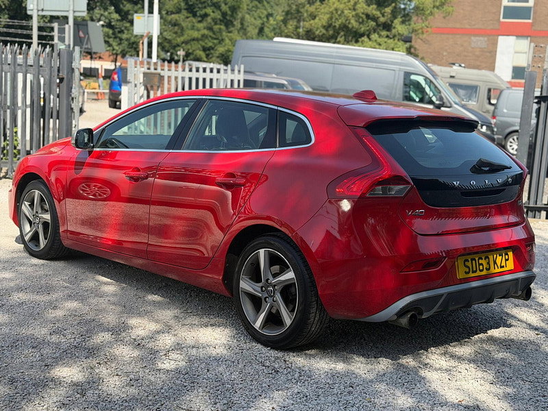 Volvo V40 1.6 D2 R-Design Hatchback 5dr Diesel Manual Euro 5 (s/s) (115 ps) 5dr Manual 2026