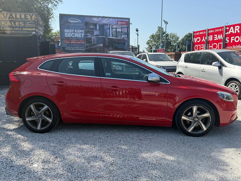 Volvo V40 1.6 D2 R-Design Hatchback 5dr Diesel Manual Euro 5 (s/s) (115 ps) 5dr Manual 2026