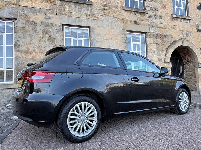 Audi A3 1.6 TDI ultra SE Technik Euro 6 (s/s) 3dr