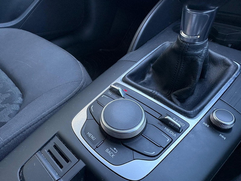 Audi A3 1.6 TDI ultra SE Technik Euro 6 (s/s) 3dr