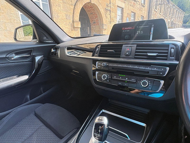 BMW 1 Series 1.5 118i M Sport Shadow Edition Auto Euro 6 (s/s) 5dr