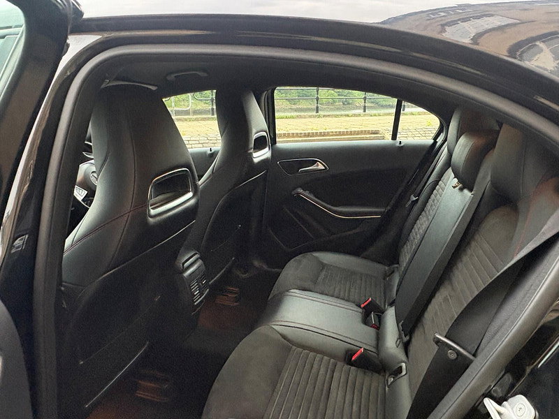 Mercedes-Benz A Class 1.5 A180d AMG Line (Executive) Euro 6 (s/s) 5dr