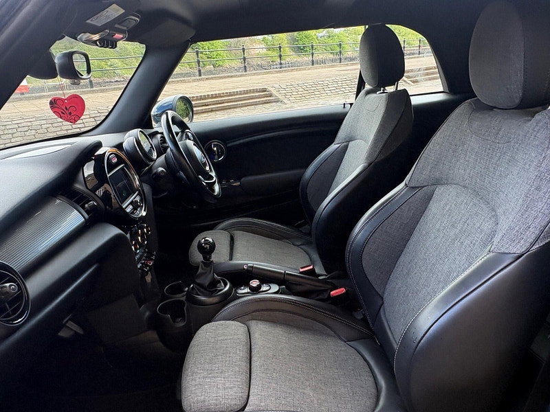 MINI Convertible 1.5 Cooper Euro 6 (s/s) 2dr