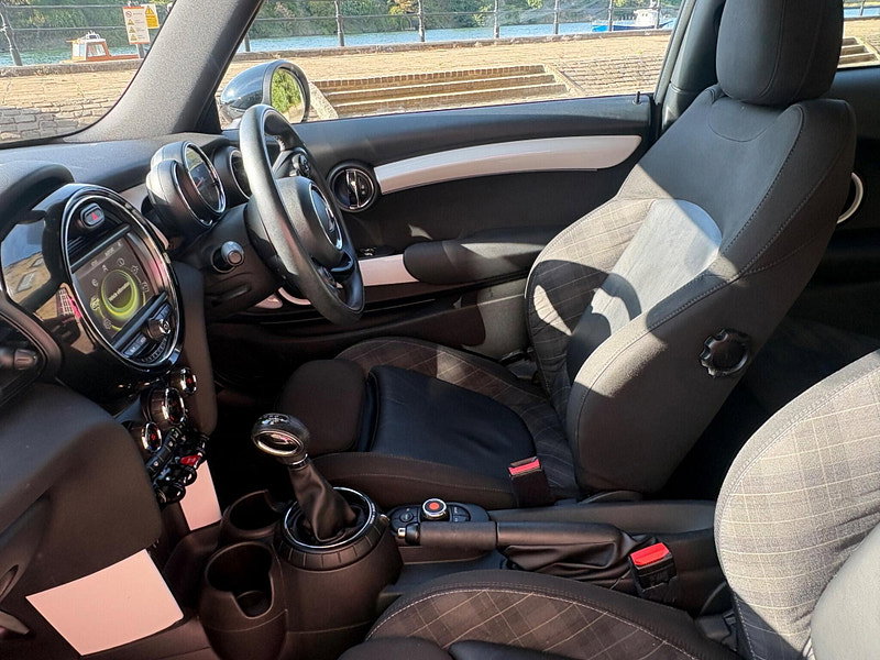 MINI Hatch 1.5 Cooper D Auto Euro 6 (s/s) 3dr
