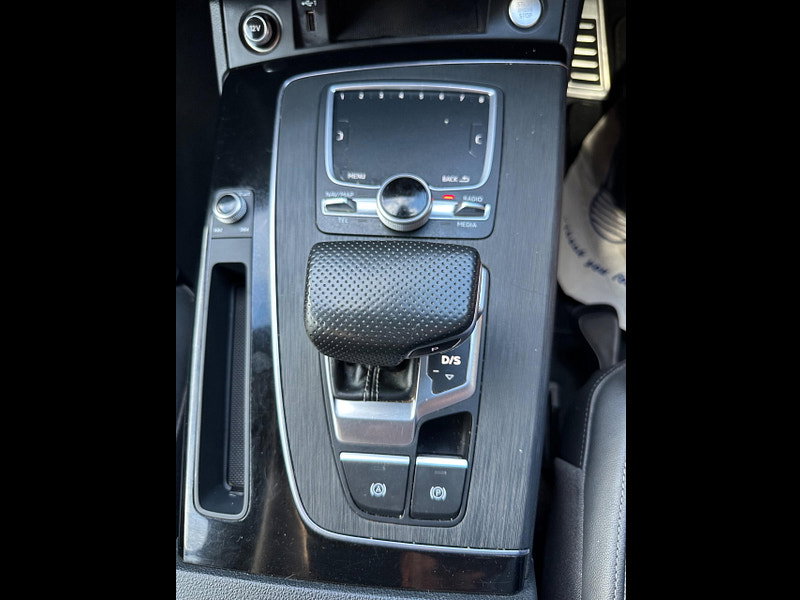 Audi Q5 2.0 TDI 40 Black Edition S Tronic quattro Euro 6 (s/s) 5dr 5dr Automatic 2026