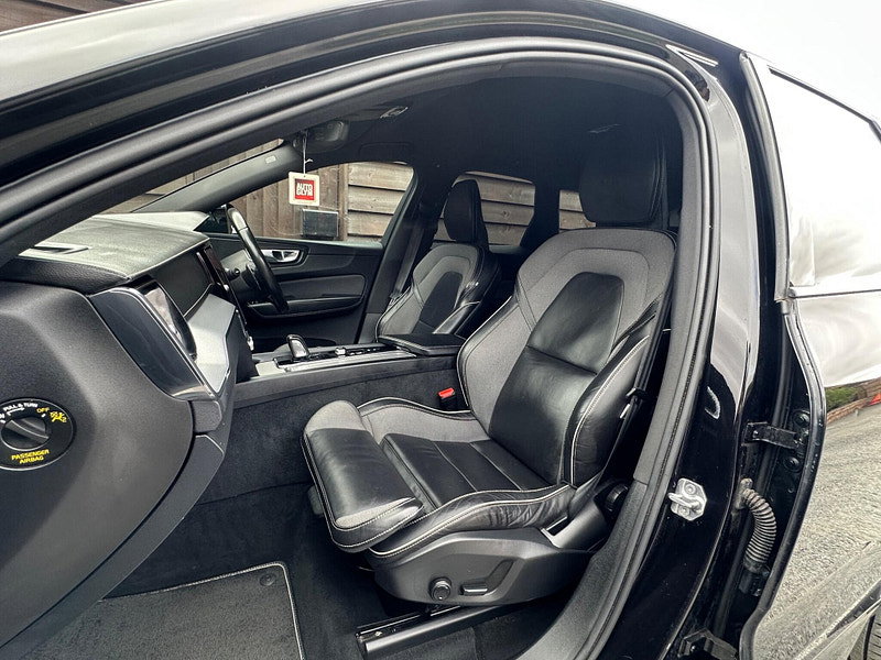 Volvo XC60 2.0 B5 MHEV R-Design Pro Auto AWD Euro 6 (s/s) 5dr 5dr Automatic 2026